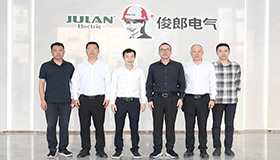 乐清市委常委、柳市镇党委书记陈鹏莅临俊郎电气考察指导